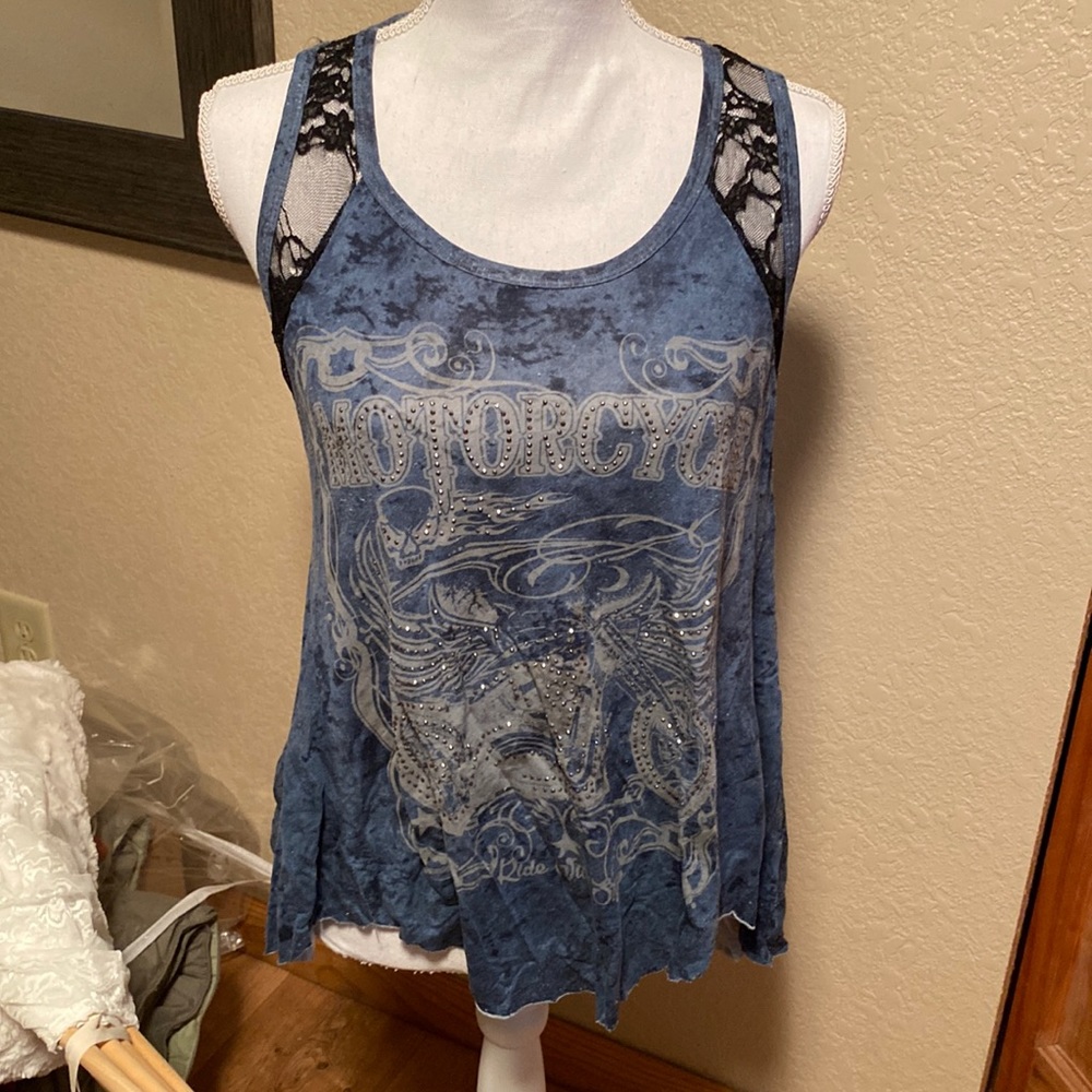 Motorcycle flowing tank by Floral.